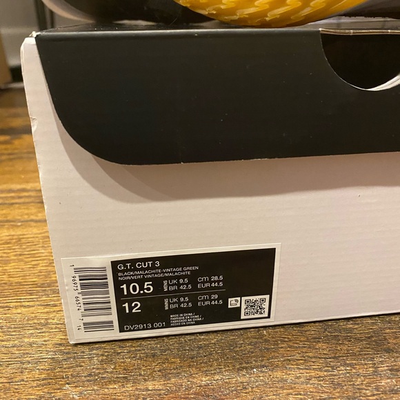 Nike GT Cut 3 Black/Vintage Green barely used only indoor - Picture 6 of 6